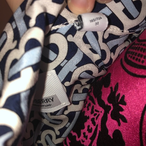 Burberry T- shirt - Picture 12 of 12